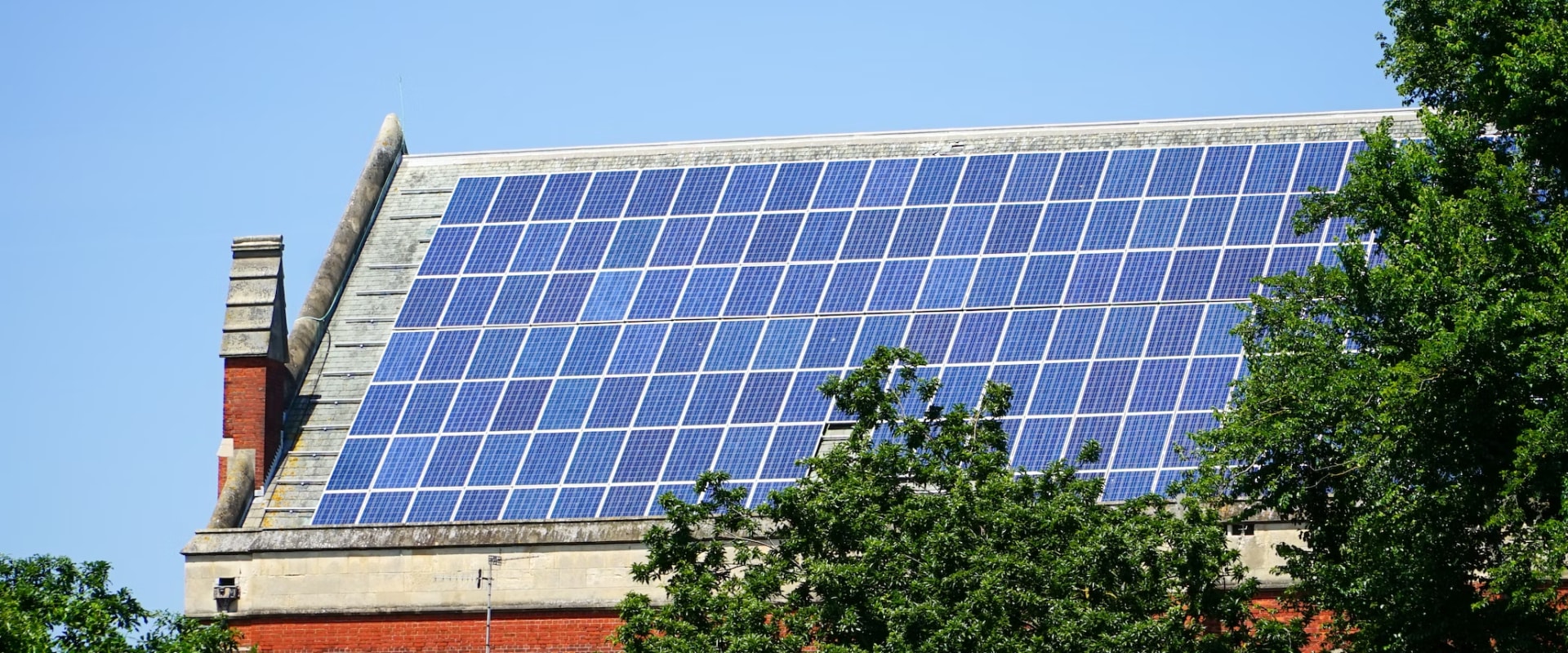 Solar Panels in Ireland: A Comprehensive Guide to Heating Water and Generating Electricity